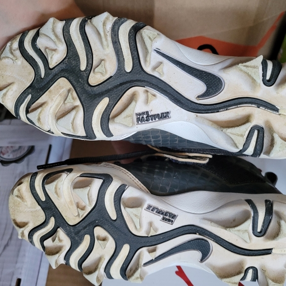 Cleats - Picture 4 of 4